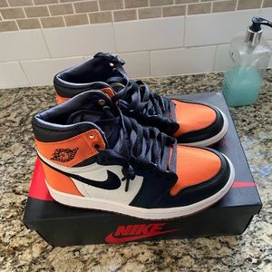 Jordan 1s (W)